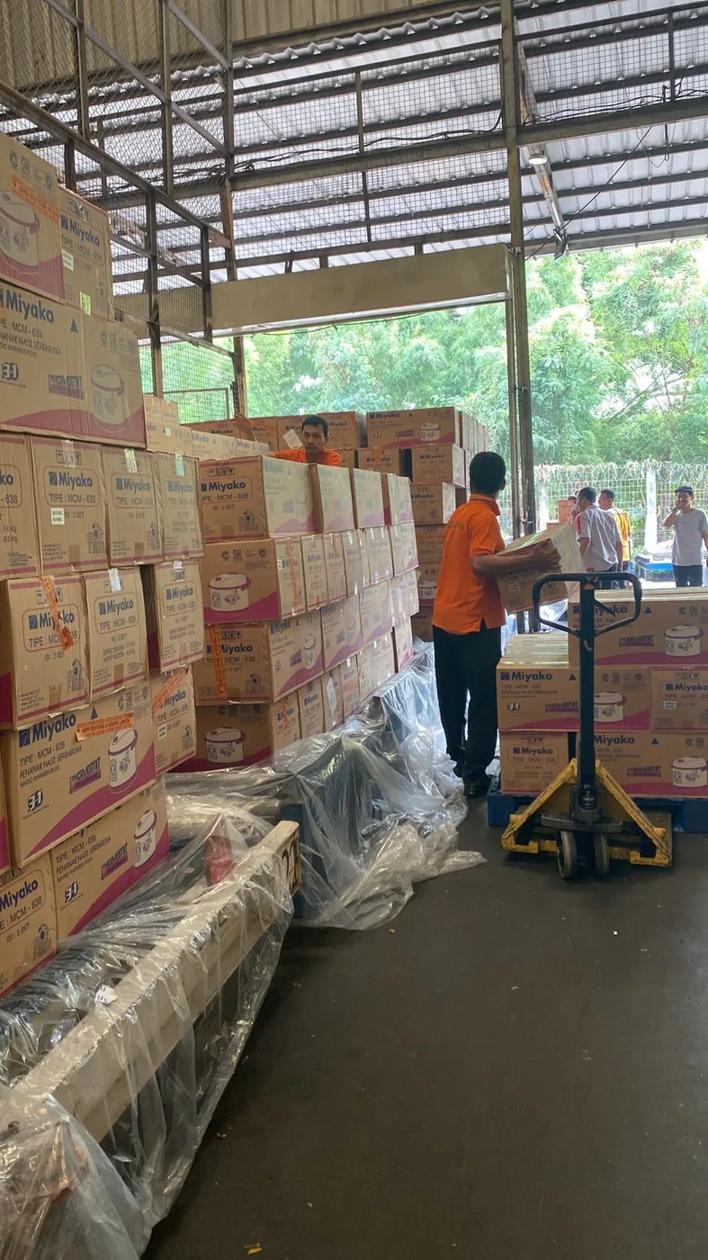 lait Nido en gros : Préparation des palettes de lait en poudre en gros pour l'export vers l'Afrique