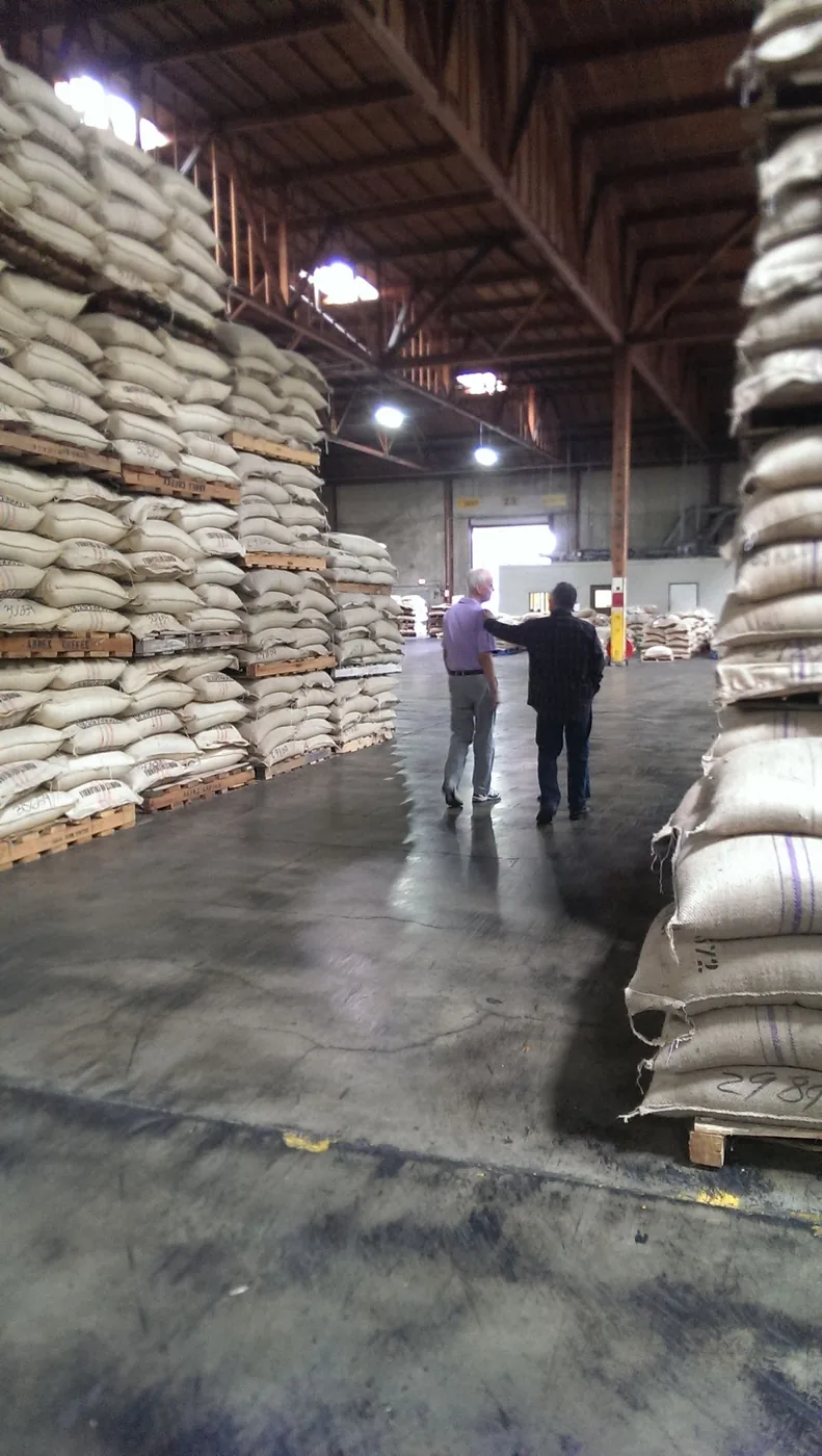 riz basmati Taureau Ailé : Stock de sacs de riz basmati en gros chez un grossiste avant expédition