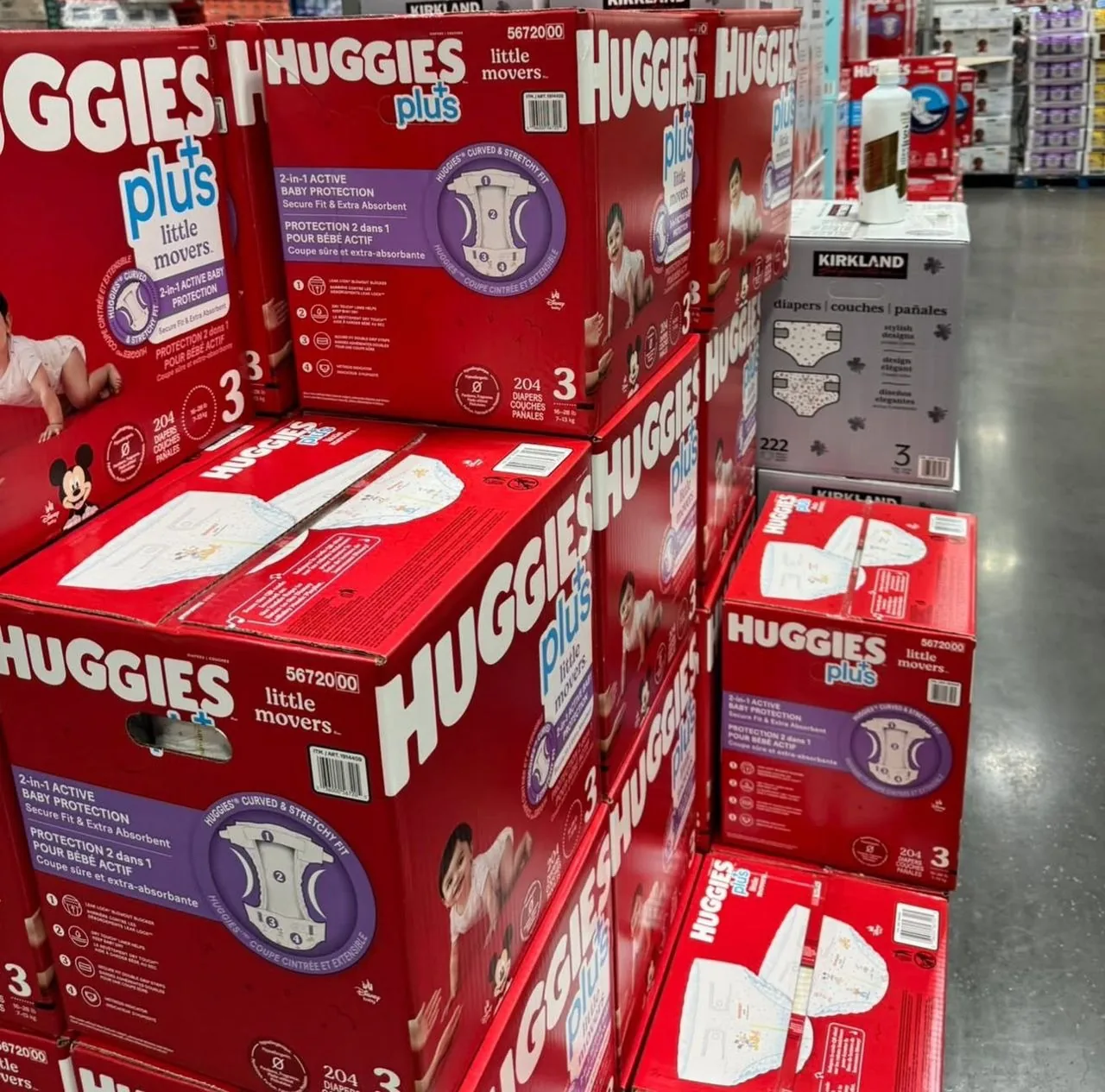 Couches Huggies en linéaire de distribution — export Afrique Euro Africa FMCG