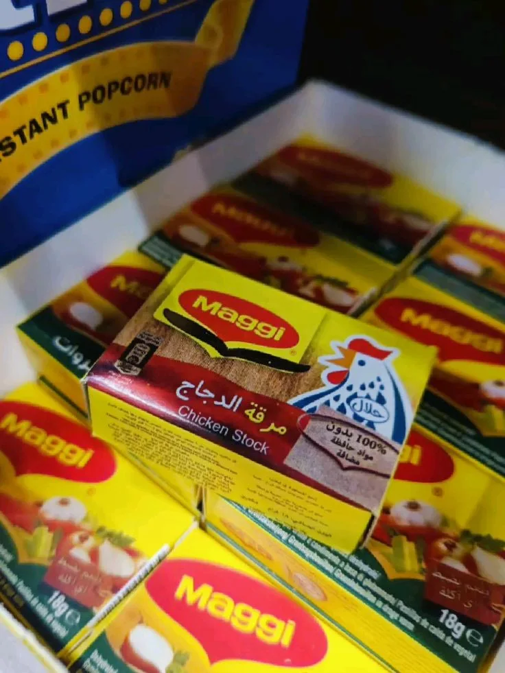 Cubes de bouillon Maggi volaille — stock Euro Africa FMCG