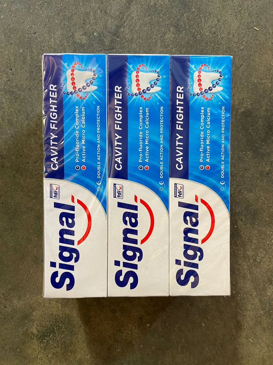 Cartons de dentifrice Signal Cavity Fighter — grossiste Euro Africa FMCG